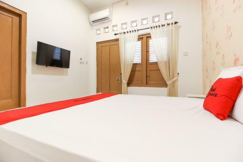 Reddoorz Near Rs Sarjito Yogyakarta Hotel Exterior foto