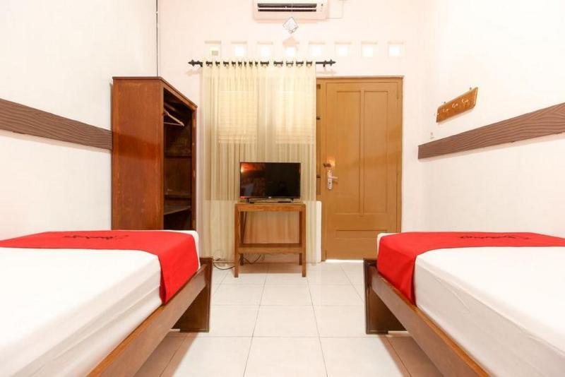 Reddoorz Near Rs Sarjito Yogyakarta Hotel Exterior foto